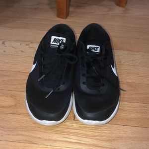 Women’s used Nike flex shoes